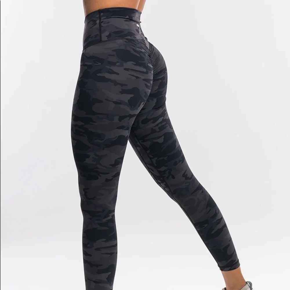 Echt force scrunch leggings black camo